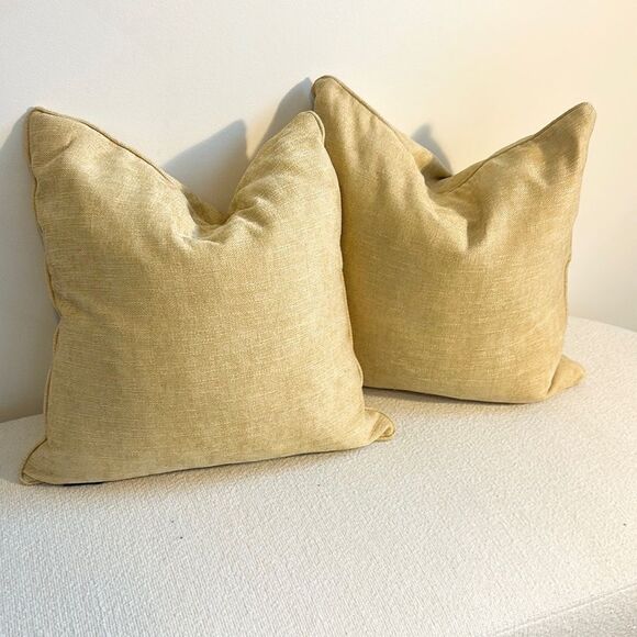 Millihome Butter Accent Pillow Decor Bundle (2) 20”x20 - Picture 1 of 6
